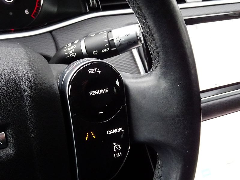 Land Rover Range Rover Evoque 2.0D 150 AWD A/T Kamera - fotka 16 z 31