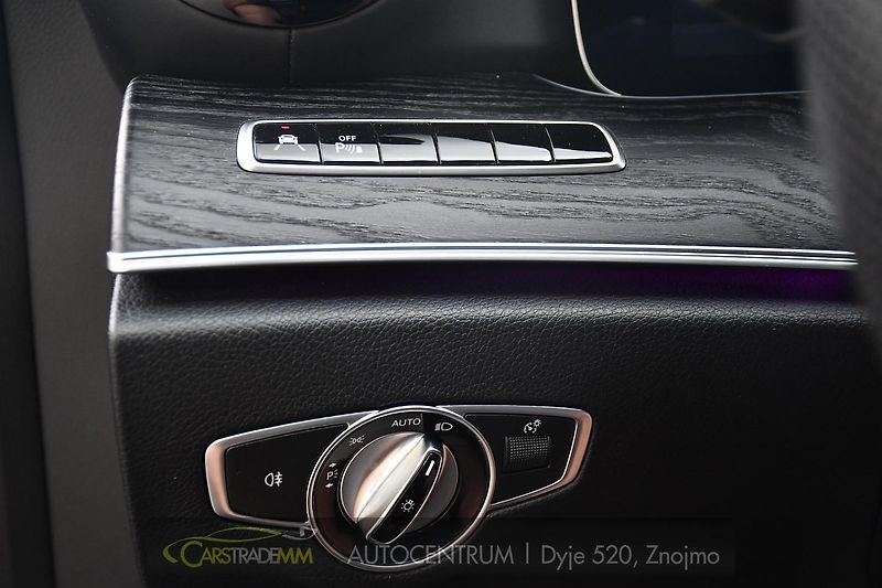 Mercedes-Benz CLS 350d 4MATIC AMG  - fotka 43 z 51