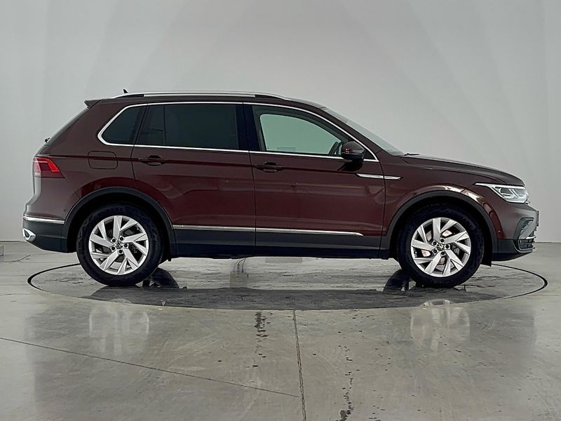 Volkswagen Tiguan Elegance DSG - fotka 16 z 28
