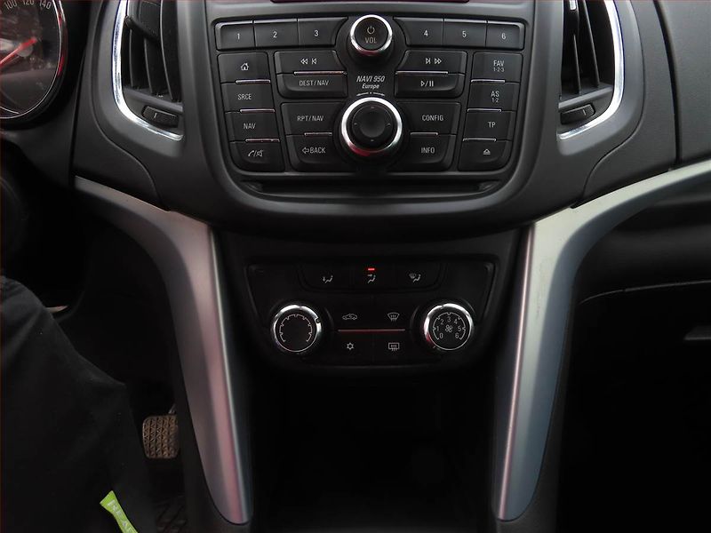 Opel Zafira (2015) 1.6 CDTI, Serv.kniha, Navi - fotka 13 z 18