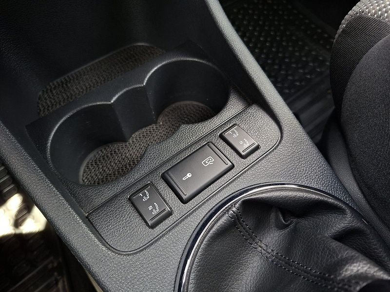 Škoda Roomster 1,2 TSI 63kW M5 2.MAJ - fotka 21 z 23
