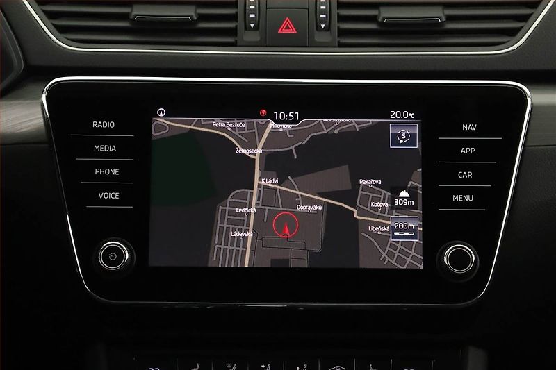 Škoda Superb (2019) Ambition 2.0 TDI, 4X4 - fotka 13 z 16