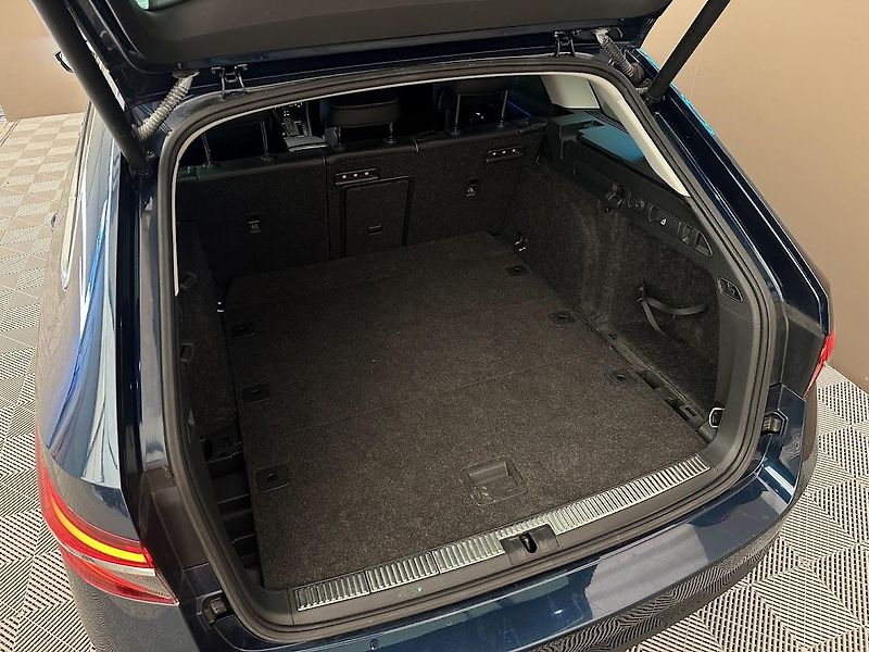 Škoda Superb (2020) Combi Premium 4x4 2.0 TDI 147 - fotka 11 z 32