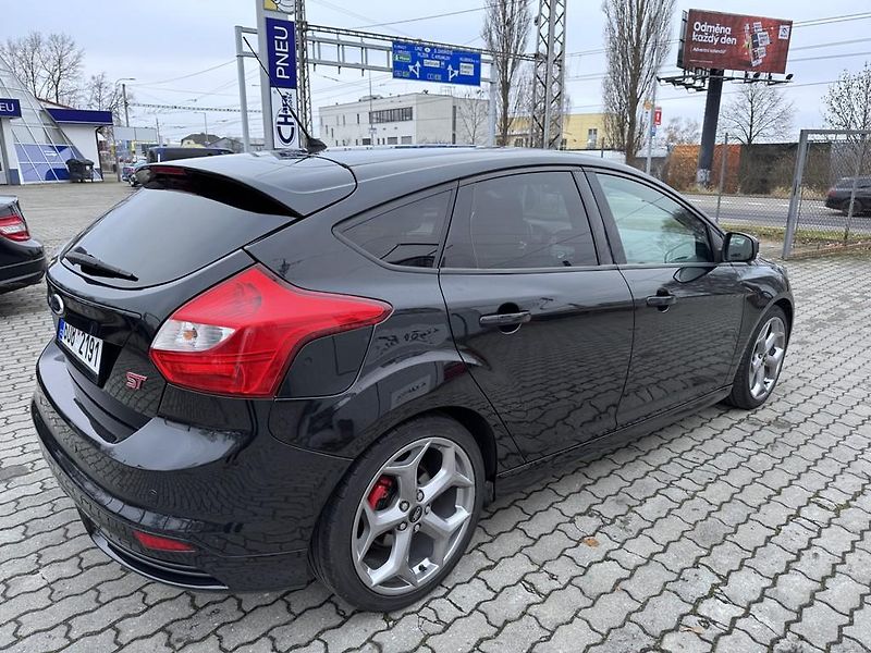 Ford Focus 2.0 ST 184 kW ČR odp. DPH - fotka 5 z 18