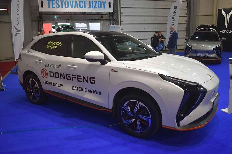 V halách výstaviště v Letňanech si návštěvníci můžou docela dobře udělat obrázek o nabídce elektromobilů v současnosti