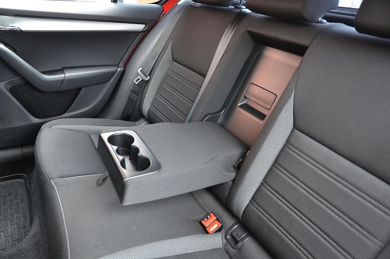 Škoda Octavia (2017) 1.6 TDi 85kW Ambition PLUS /ČR - fotka 14 z 36
