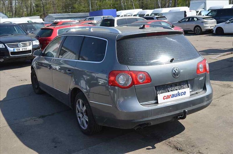 Volkswagen Passat (2007) VARIANT 2,0 TDI DSG - fotka 6 z 29