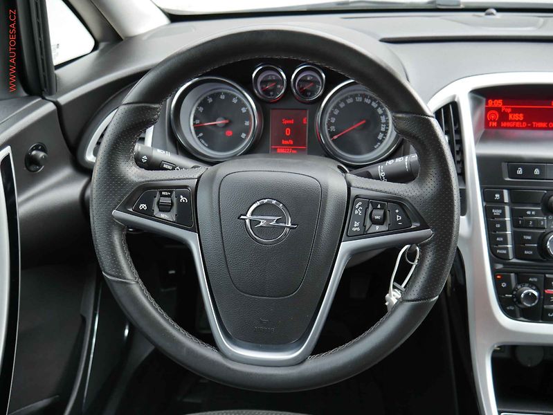 Opel Astra (2012) 1.4T Sports Tourer, ČR, AC - fotka 12 z 19