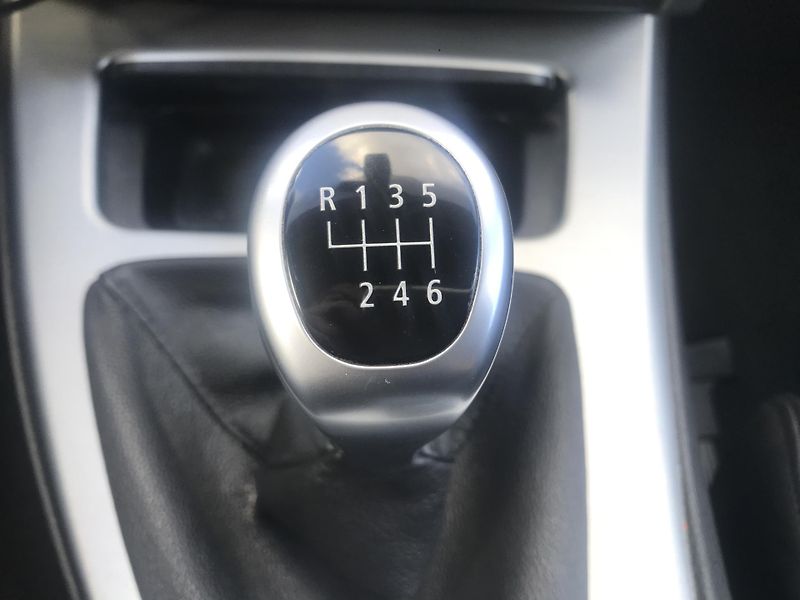 BMW Řada 3 325i 160 KW,MAN,NAVI.... - fotka 14 z 16