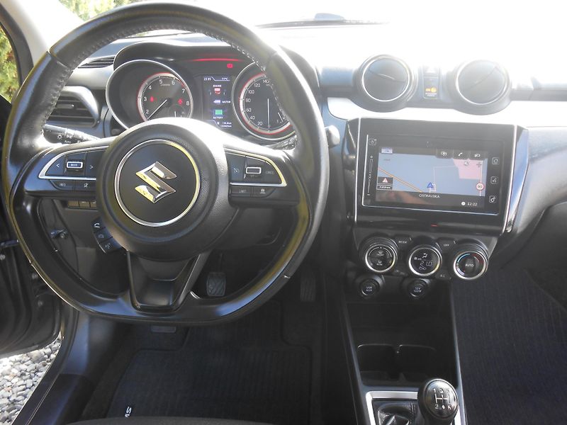 Suzuki Swift 1.0SHVS-HYBRID,KAMERA,LED - fotka 32 z 38