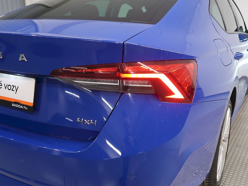 Škoda Octavia (2021) AMBITION 2.0TSI 140KW 4x4 DSG - fotka 11 z 34