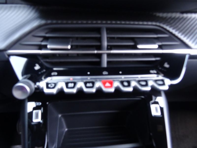 Peugeot 2008 (2026) ALLURE Turbo 100k MAN6 - fotka 33 z 42