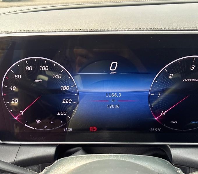 Mercedes-Benz GLC (2024) 220d 4MATIC - fotka 9 z 10