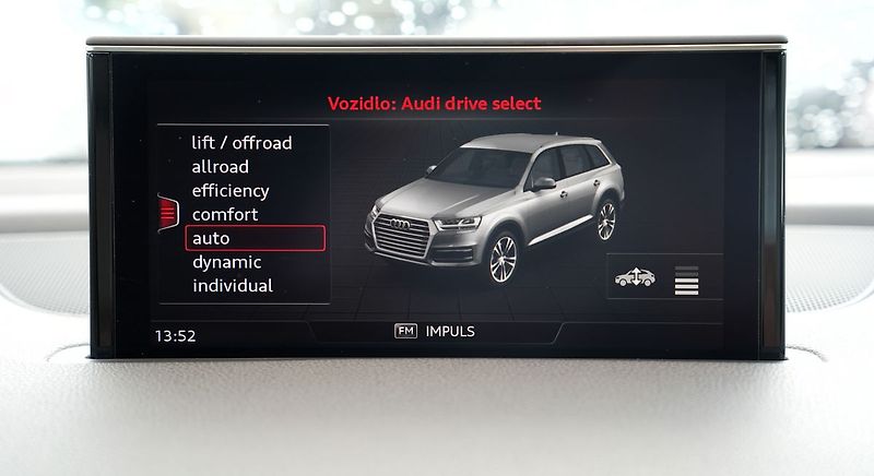 Audi Q7 3.0 TDI 200 kW/Q/7míst - fotka 43 z 49