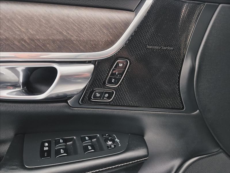 Volvo V90 CC D5 AWD Drive-E Pro POLESTAR - fotka 14 z 46