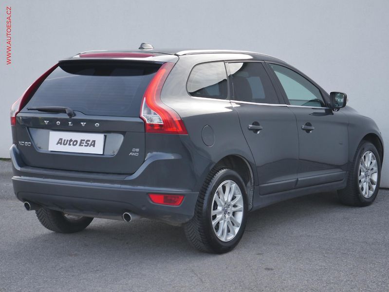 Volvo XC60 (2009) 2.4 D5 4x4, ČR, AT - fotka 4 z 20