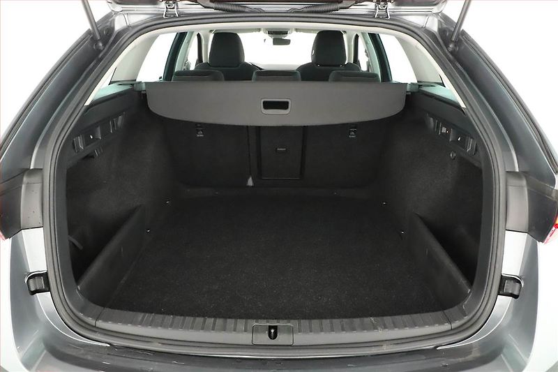 Škoda Octavia (2023) Style 1.5 TSI e-tec - fotka 19 z 20