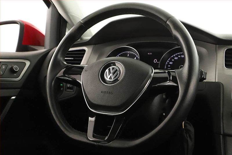 Volkswagen Golf (2015) 1.6 TDI, Tempomat - fotka 15 z 17