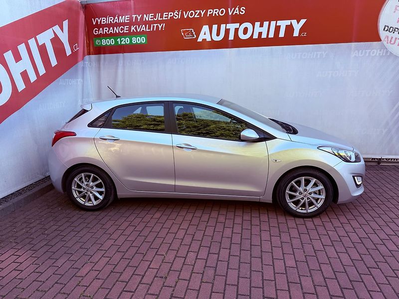 Hyundai i30 1.4 CVVT Trikolor, ČR - fotka 5 z 22
