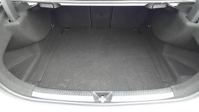 Mercedes-Benz Třídy A 180d - fotka 20 z 22