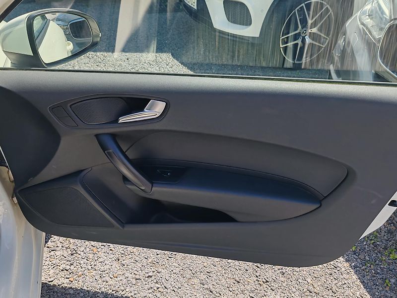 Audi A1 1.2 TFSI - fotka 17 z 18