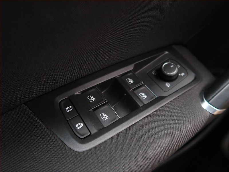 Volkswagen Touran (2018) Highline 2.0 TDI - fotka 23 z 25