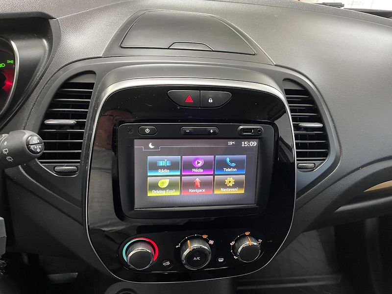 Renault Captur 0.9 TCe ČR 1.MAJ  REZERVACE  - fotka 25 z 30