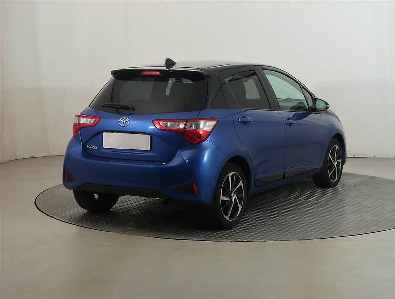 Toyota Yaris (2020) 1.5 Dual VVT-i, Automat - fotka 5 z 14