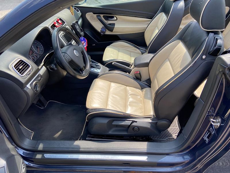 Volkswagen EOS (2007) 2.0 TDi 103kW, kabriolet - fotka 16 z 17