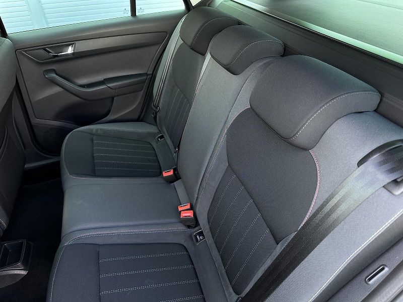 Škoda Fabia 1.0TSi Style PLUS 110PS KAMERA - fotka 34 z 38