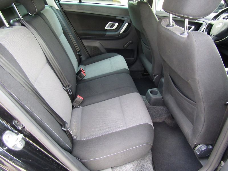 Škoda Fabia (2008) 1.4 16V  63kW  SPORT - fotka 25 z 38