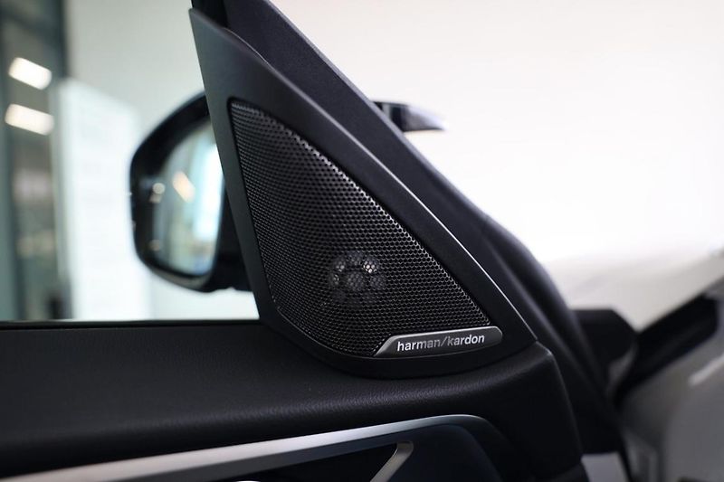 BMW i4 M60 xDrive - fotka 29 z 30
