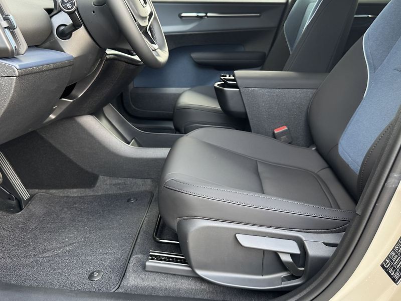 Volvo EX30 (2026) CORE P5, ACC, BLIS - fotka 9 z 19