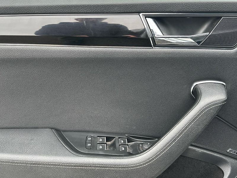 Škoda Superb iV L&K 1.4 TSI HYBRID PHEV - fotka 13 z 23