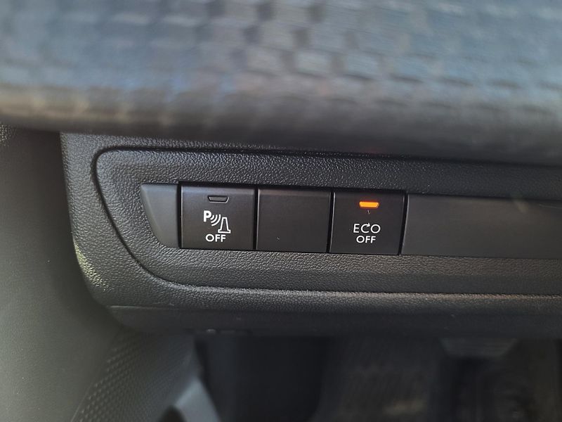 Peugeot 2008 ACTIVE 1.2 PureTech AUTOMAT - fotka 20 z 42