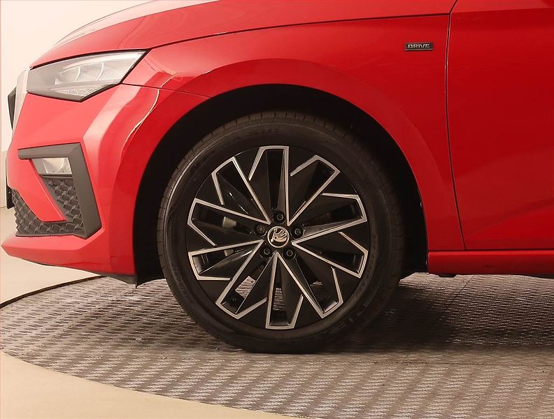 Škoda Scala (2024) Drive 1.0 TSI - fotka 14 z 23