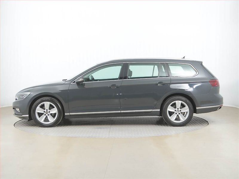 Volkswagen Passat (2020) 2.0 TDI, Kůže, Navi, Tempomat - fotka 3 z 16