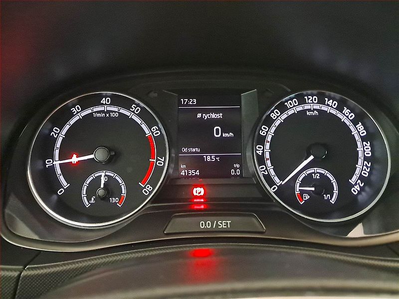 Škoda Fabia (2022) Style 1.0 TSI, Tempomat - fotka 11 z 19