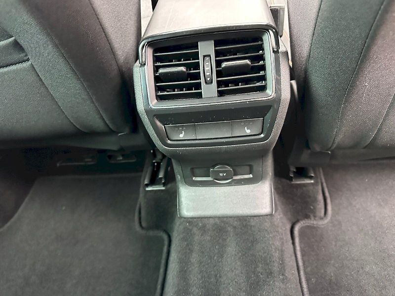 Škoda Karoq (2022) 1.0 TSI 81kW Style - fotka 20 z 23