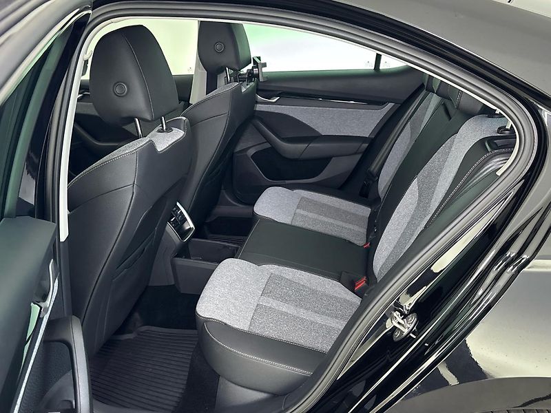 Škoda Octavia Top Selection DSG - fotka 8 z 29