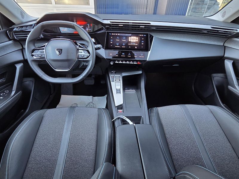 Peugeot 408 (2025) Hybrid e-DCS 145 ALLURE EAT6 - fotka 13 z 32