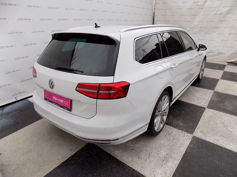 Volkswagen Passat (2017) 2.0TDI/R-Line/Pano/DSG/LED/ - fotka 8 z 46