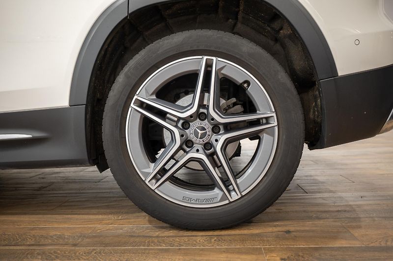 Mercedes-Benz GLB 200d 4Matic AMG Packet - fotka 38 z 40