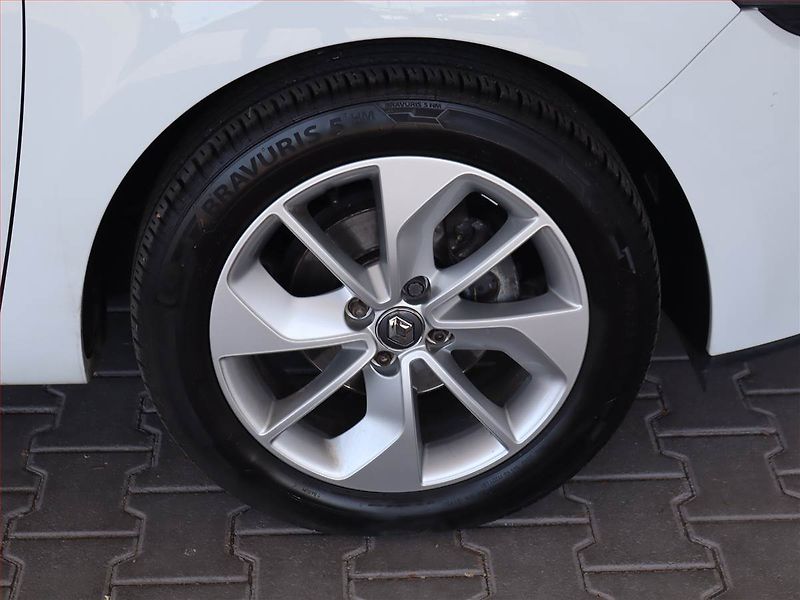 Renault Clio (2018) Limited 0.9 TCe, Navi - fotka 15 z 19