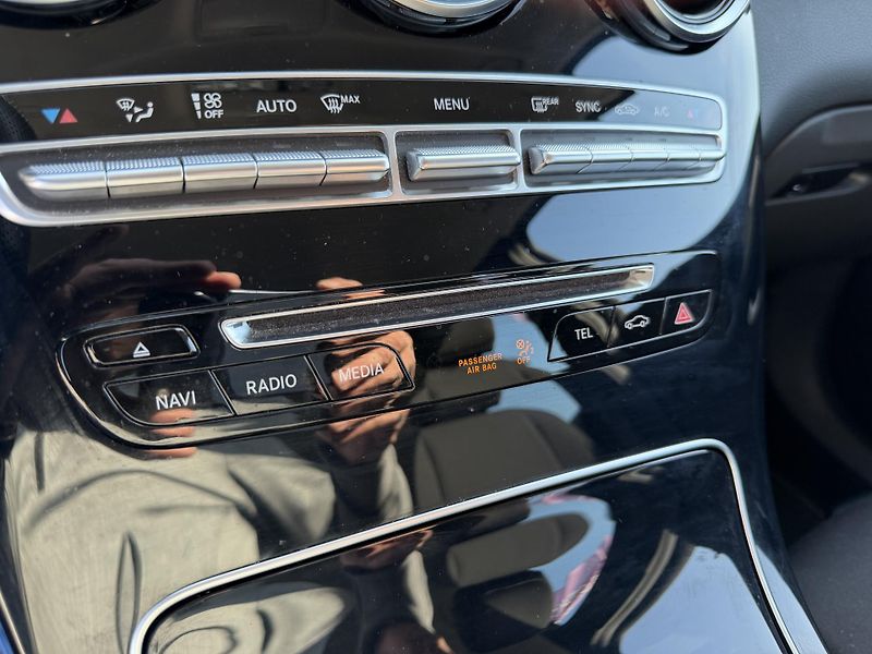 Mercedes-Benz GLC 220d 125kW 4Matic - fotka 37 z 68