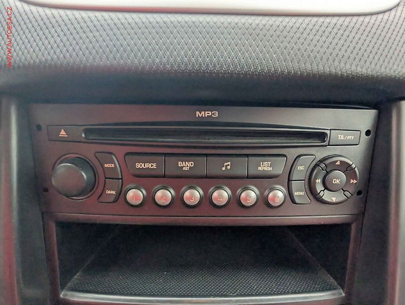 Peugeot 207 (2009) 1.4 i, 1.maj,ČR, Klima - fotka 16 z 18