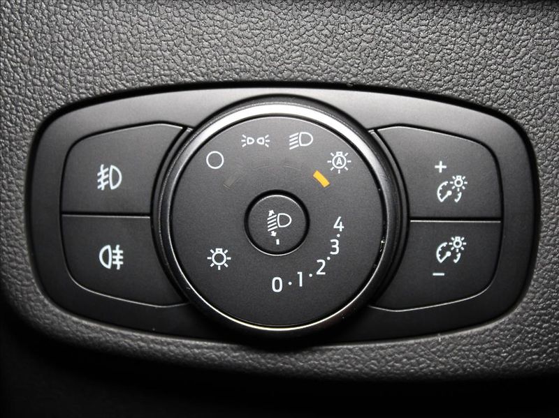 Ford Focus 1,0 EB 155k. AT Active 9770km! - fotka 18 z 23