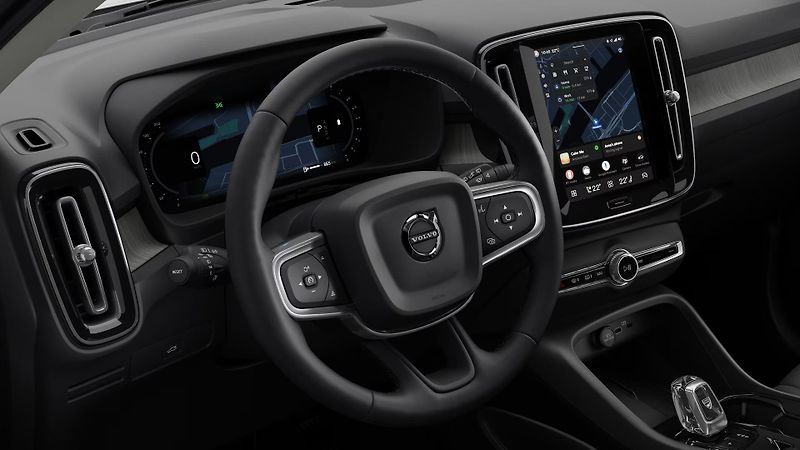 Volvo XC40 (2026) B4 AUT DARK PLUS - fotka 5 z 11