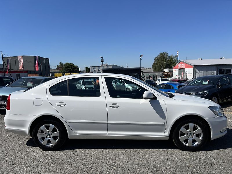 Škoda Octavia 1.6TDi 77kw TEMPOMAT ALU ČR  - fotka 8 z 35