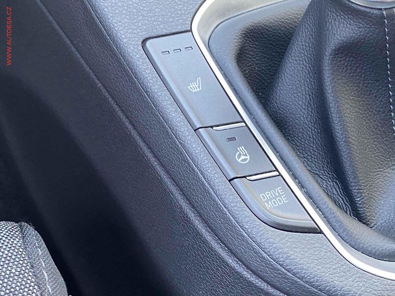 Hyundai i30 (2021) 1.5 T-GDi, 2.maj,ČR, Smart - fotka 14 z 19